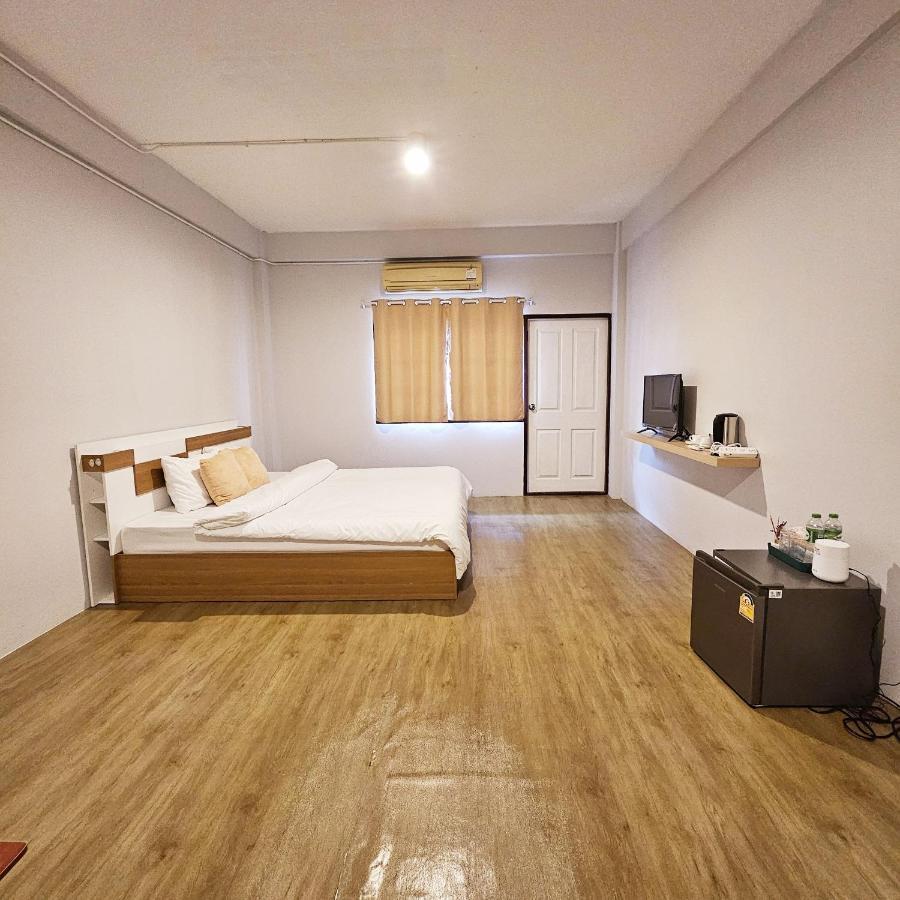 Kaneang Apartment-กันเองอพาร์ทเมนท์ Praia de Jomtien Exterior foto